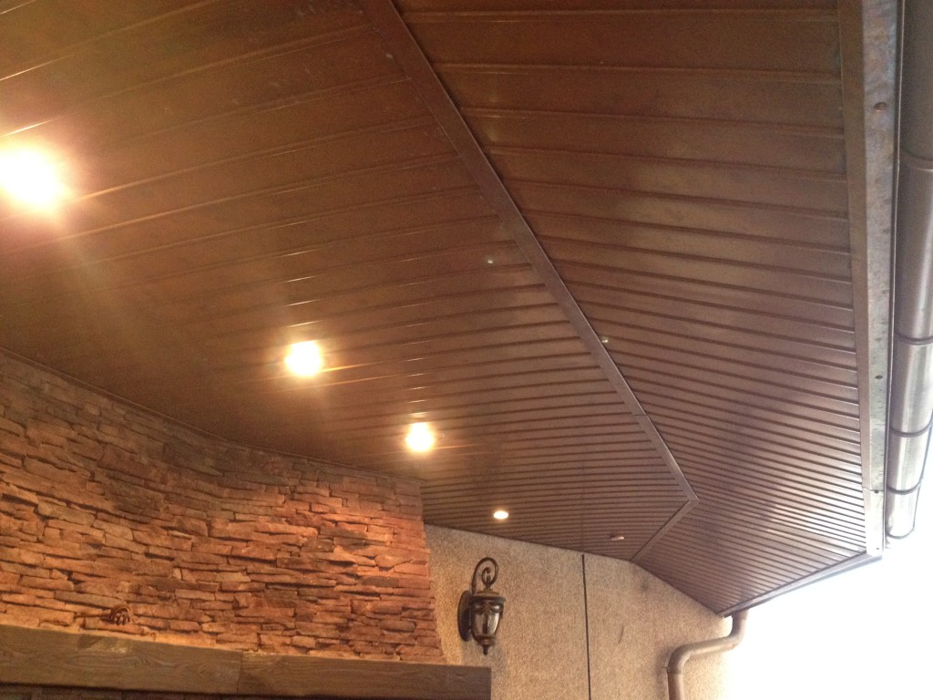 Отделка потолка медью